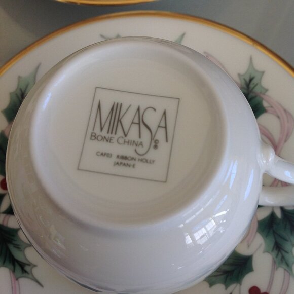 Vintage Mikasa Bone China Teacup and Saucer Set Ribbon Holly Collection - Picture 2 of 3